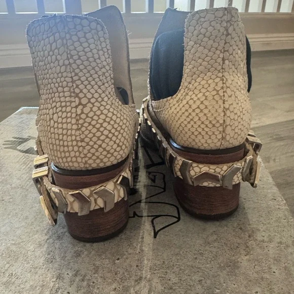 Freebird Blade Leather Ankle Boots white snake color - Picture 11 of 13